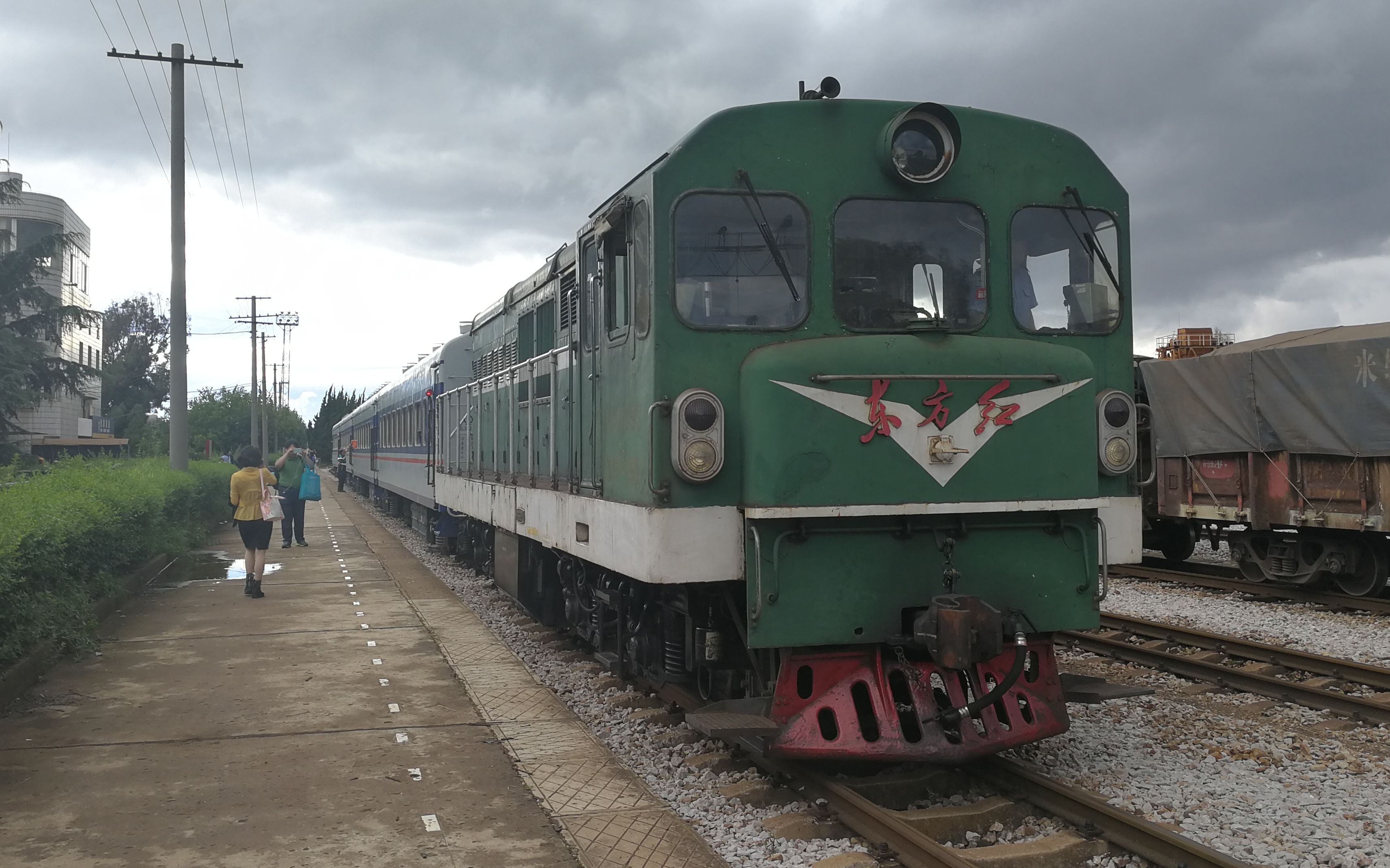 昆明米轨小火车8869次昆明北王家营小片段