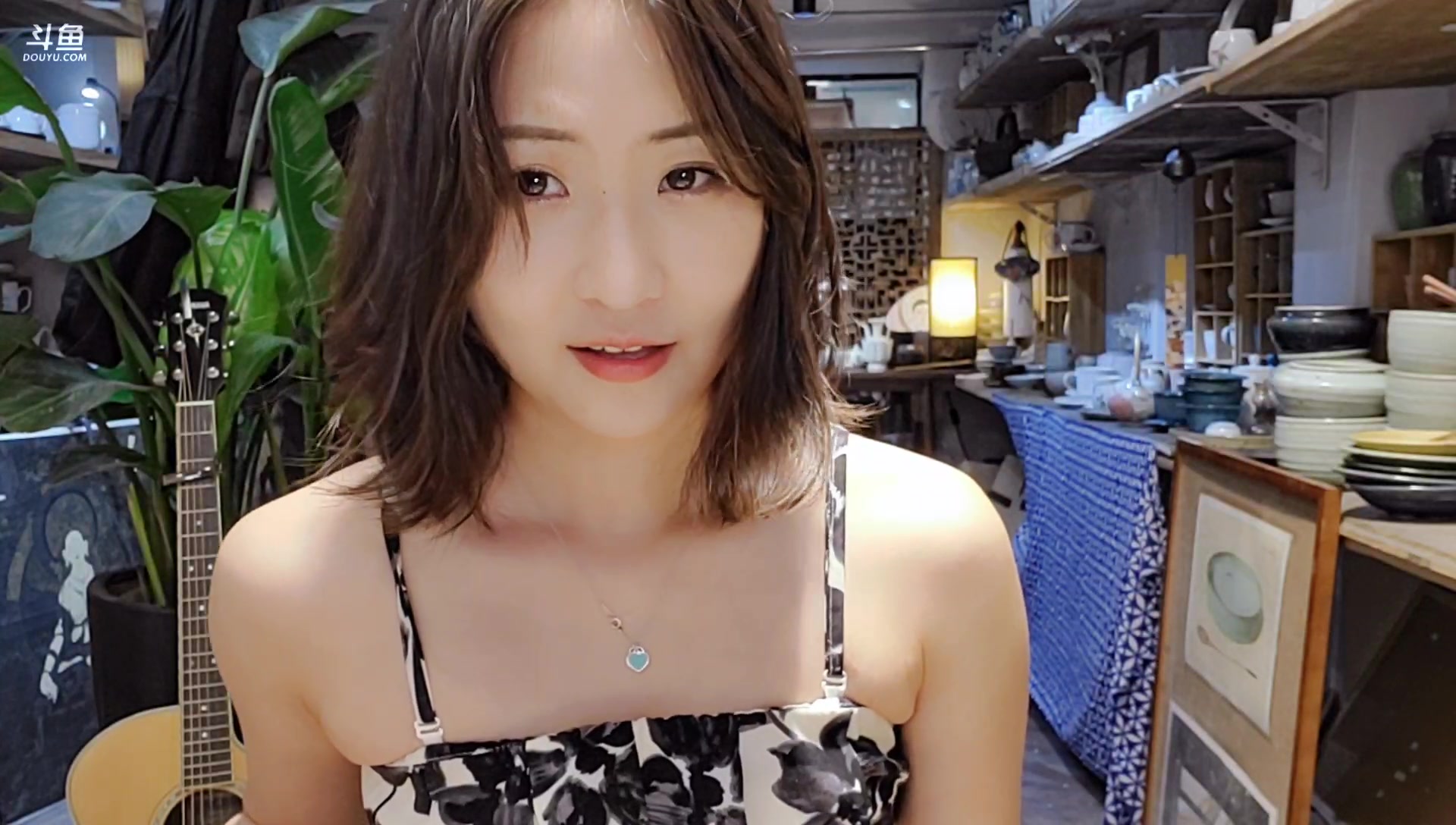 斗鱼文艺美女主播刘灶灶直播录像8.5直播录像