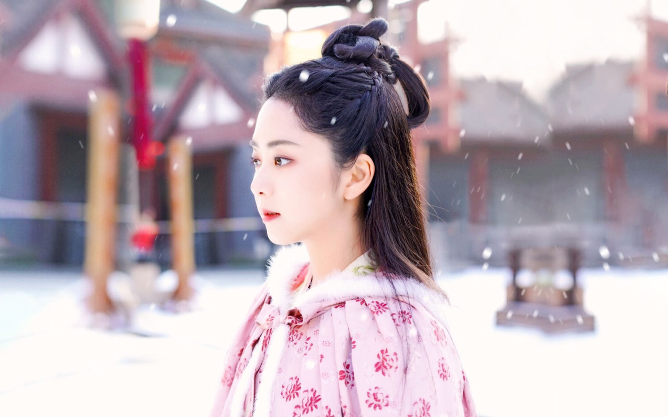 锦衣之下今夏这首插曲也很好听啊谭松韵小姐姐的声音好温柔