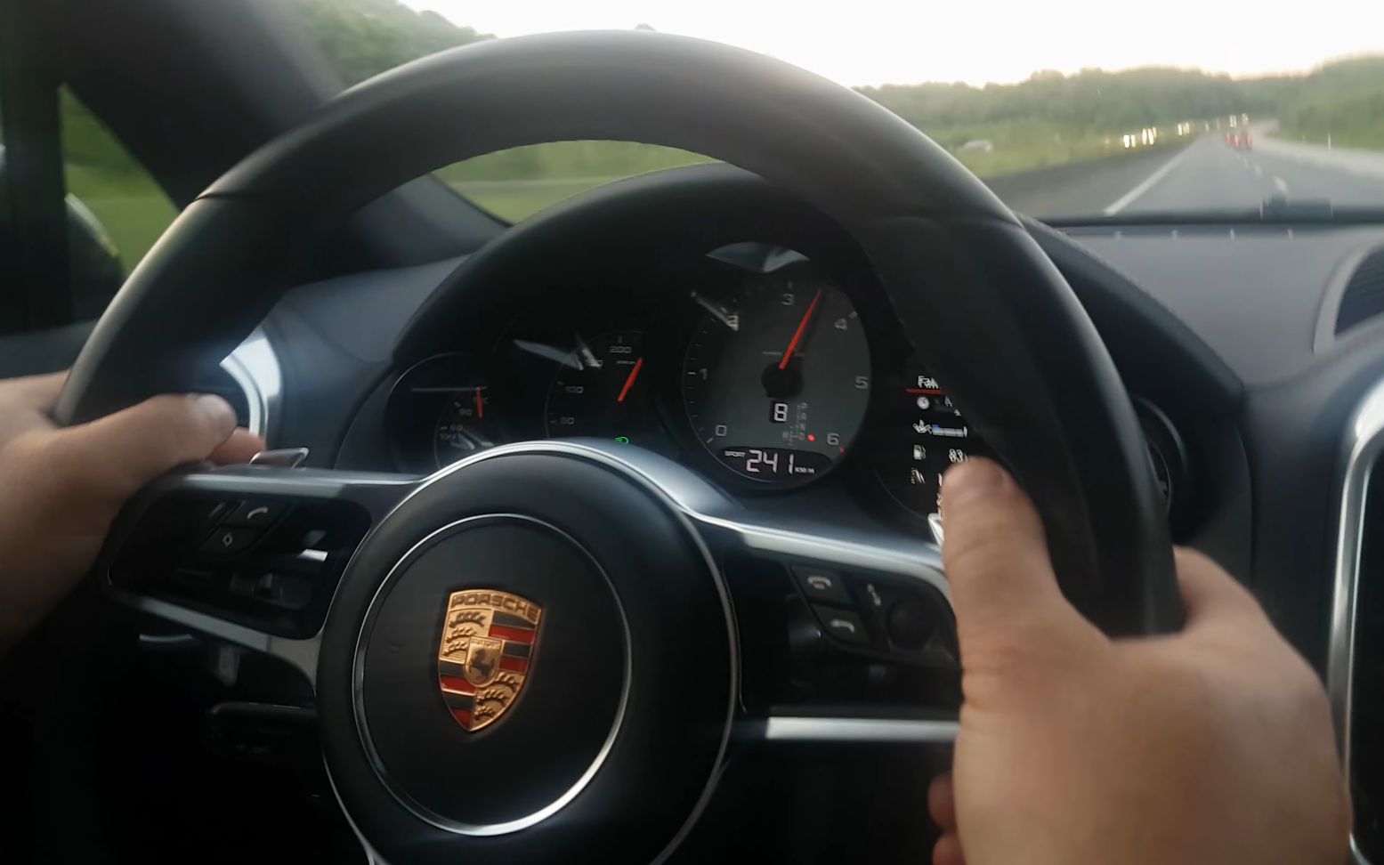 高速公路驾驶保时捷卡宴s porsche cayenne s , 4.