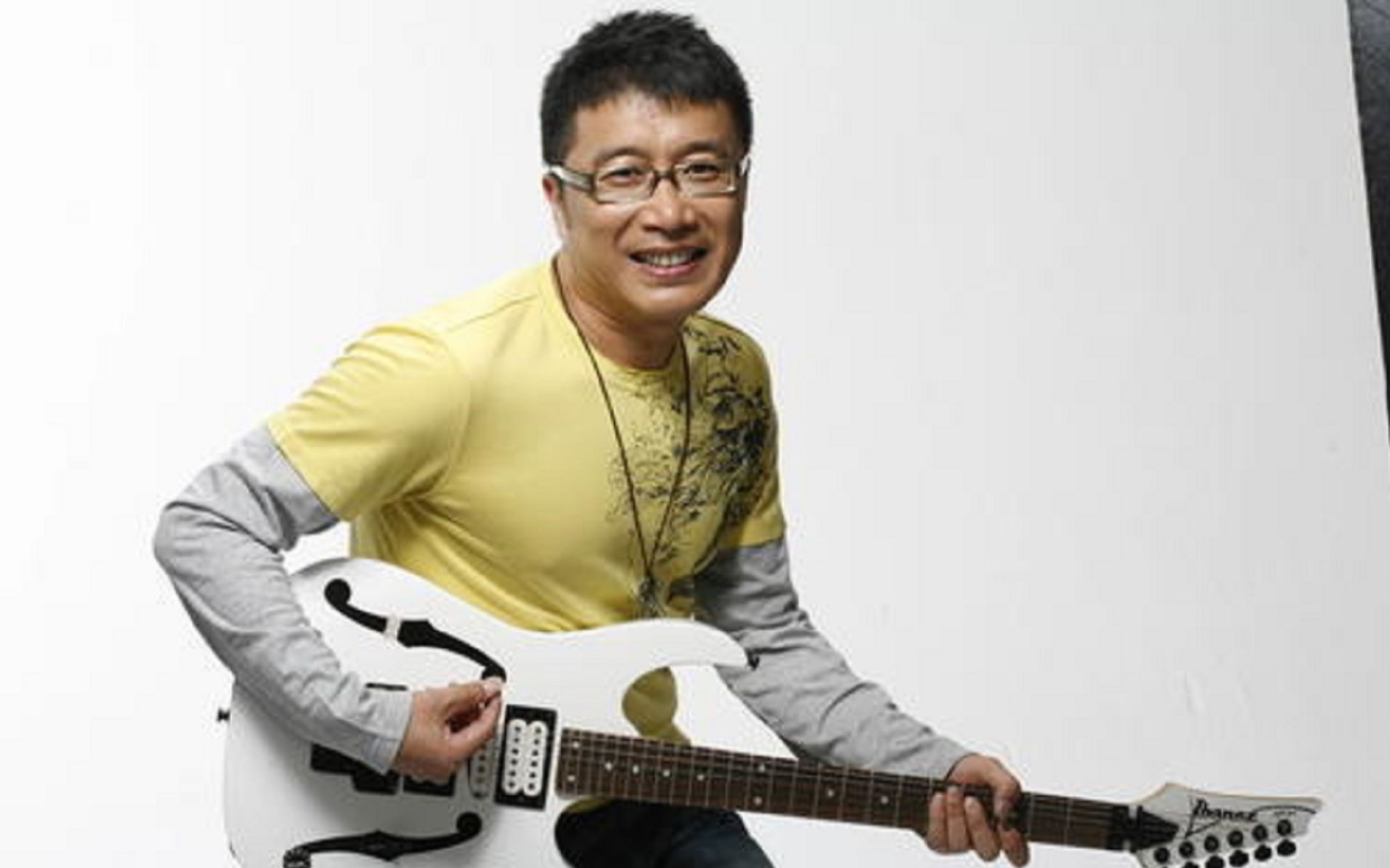 对音乐痴心不改的庞龙,真情唱出动人的声音,这首歌