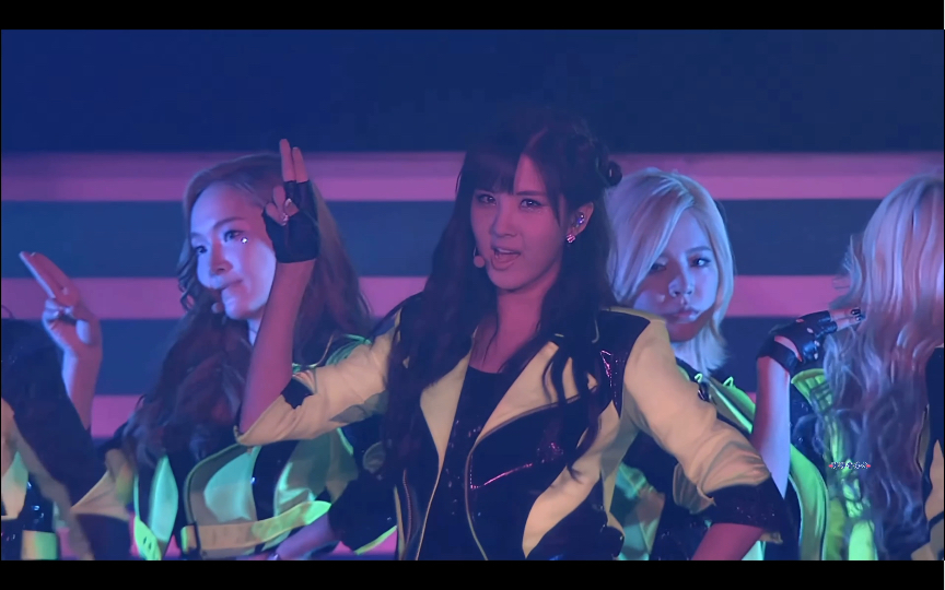 【4k超清修复】少女时代《mr taxi》《flower power》20130609world