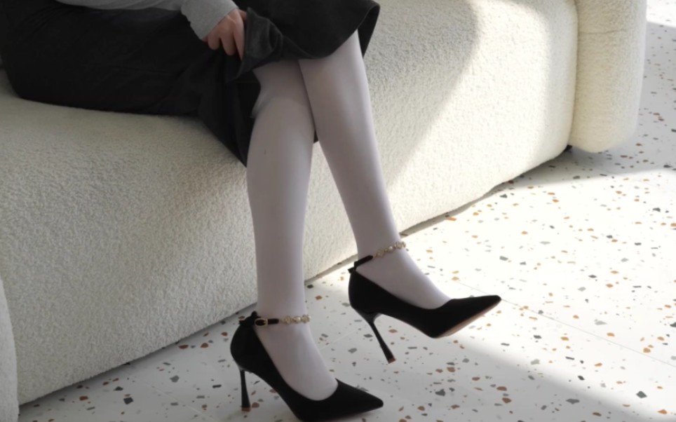 小甜豆细高跟 牛奶白丝确实很有韵味