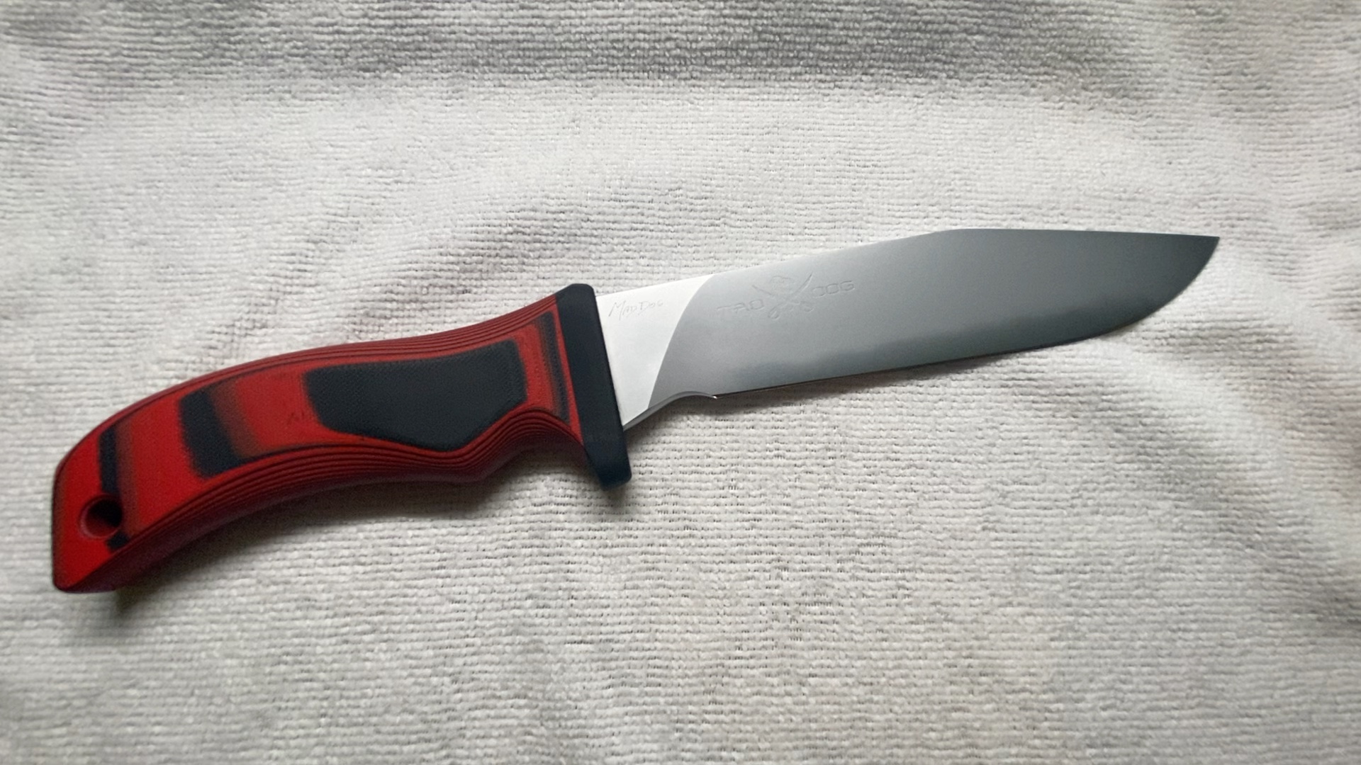 maddogknives疯狗定制第一支红黑柄atakbtl回火线