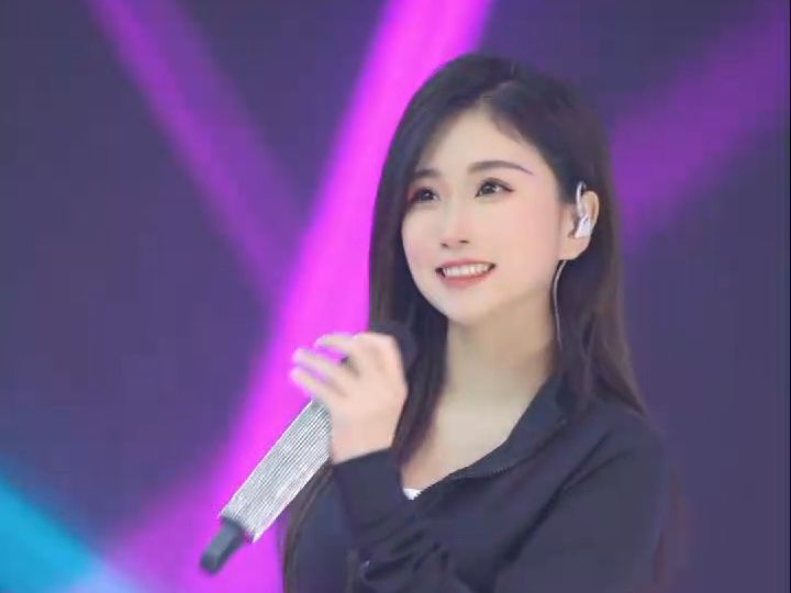 室内唱跳万人主播刘小歪_2024年1月18日_精彩回放