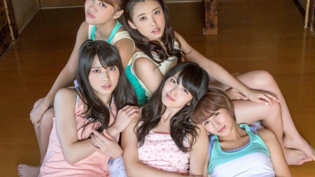 YS Web 日本美少女组合℃-ute終わらない夏成员写真