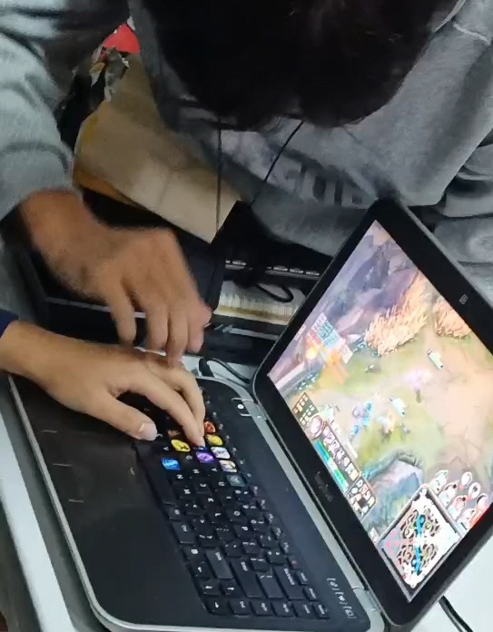 当你在宿舍开始打游戏