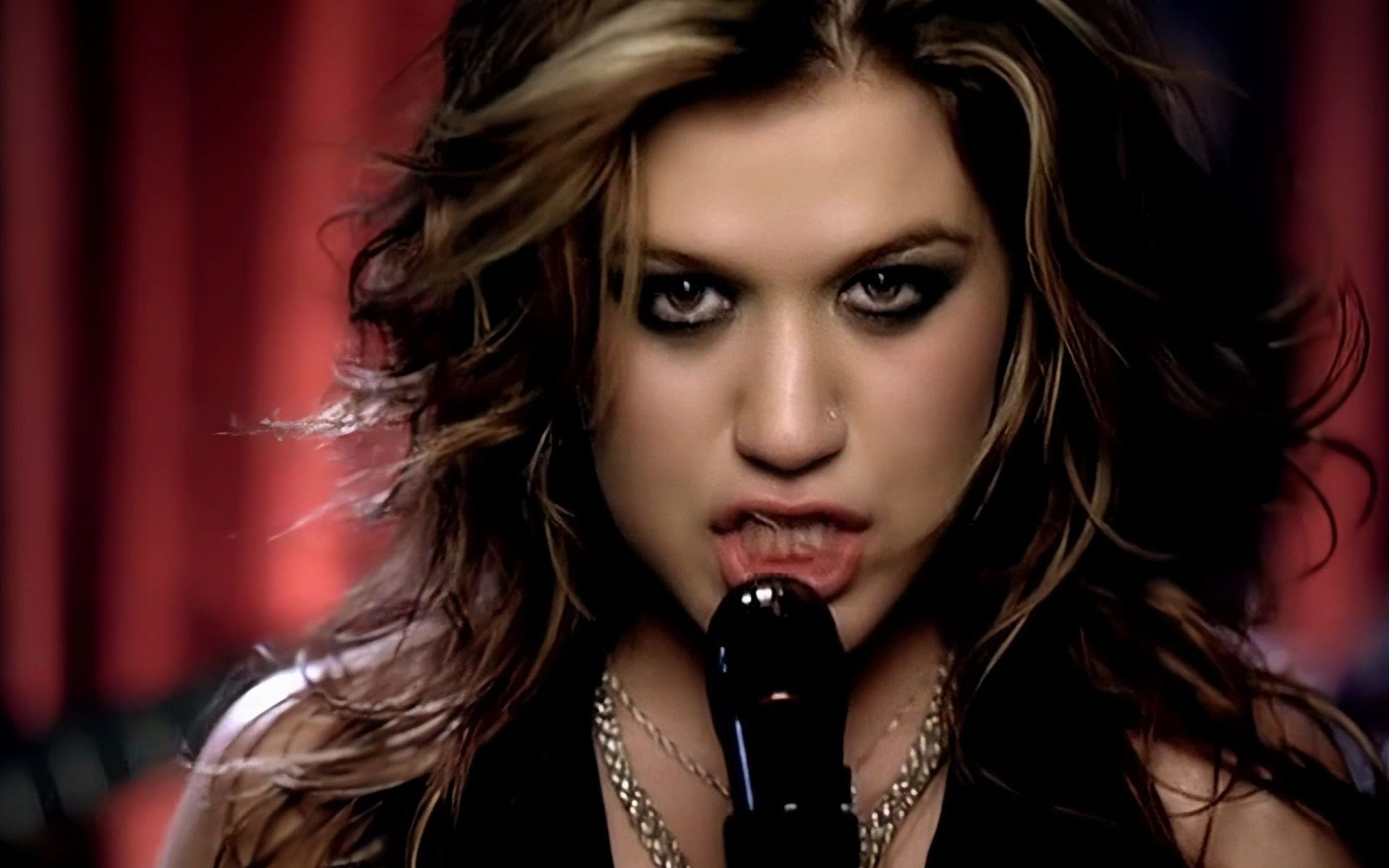 [图]【经典回顾】Kelly Clarkson - Since U Been Gone (高清修复版)