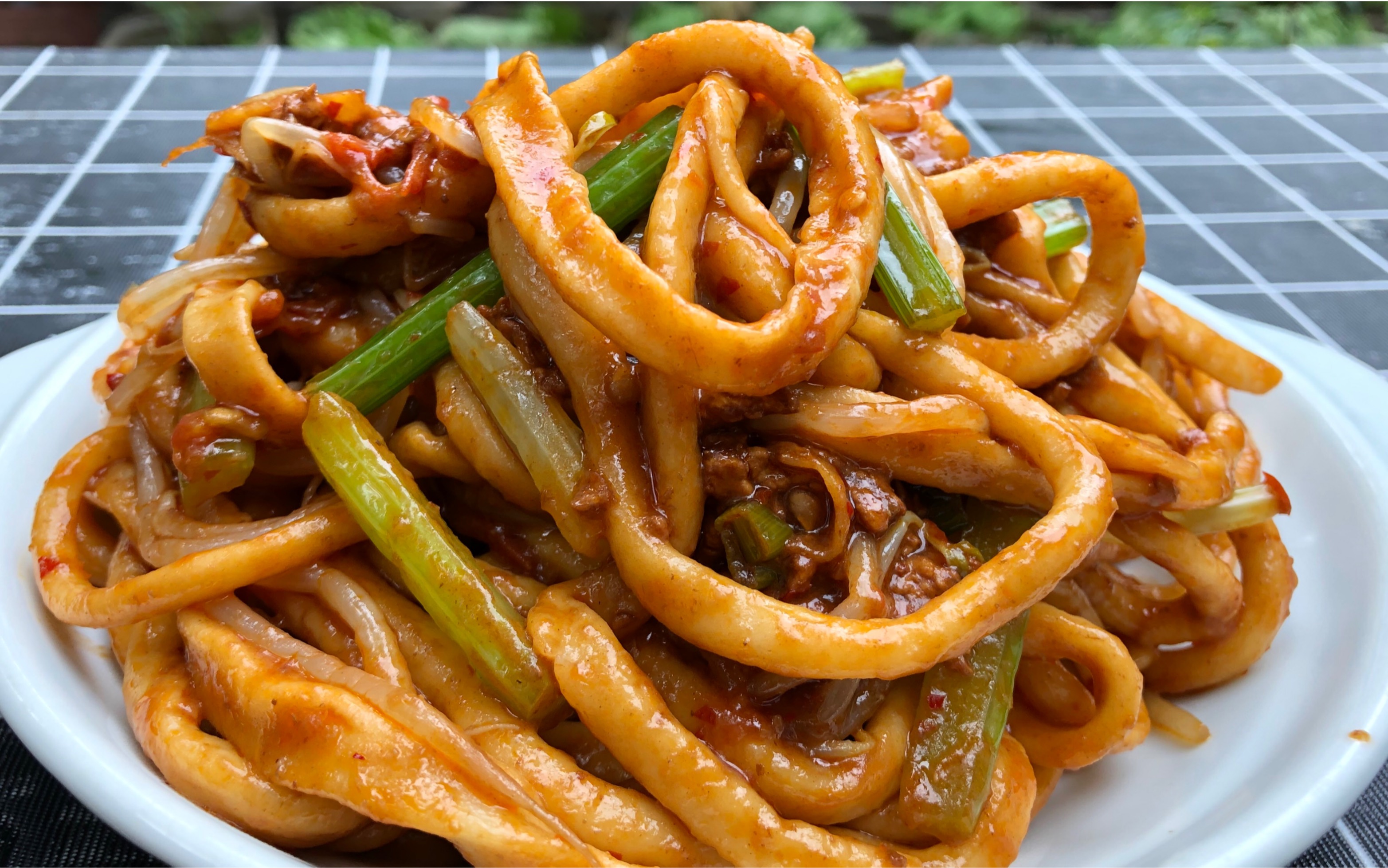 拉条这么炒才好吃,一煮一炒非常简单,学会可以开店了