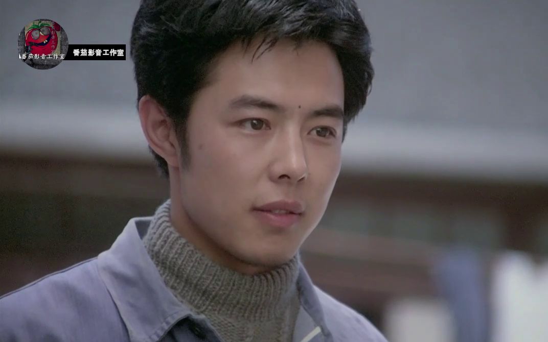 大桥下面:那时张铁林还是帅小伙!