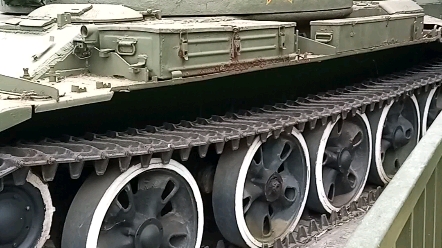 南京国防园的t-34和62式坦克