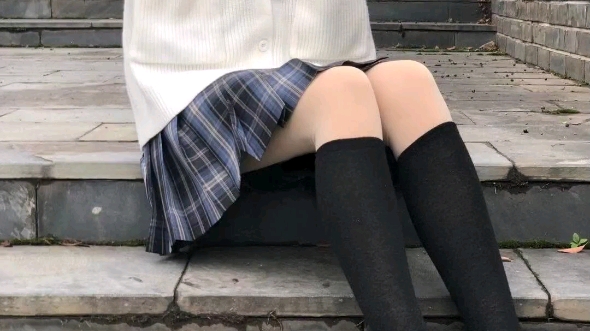 今日份穿搭推荐.黑色小腿袜.jk.