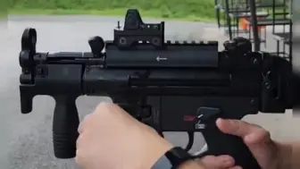 Tải video: 泰国小哥靶场试射HK SP5K冲锋枪，著名的MP5民用版，9毫米口径