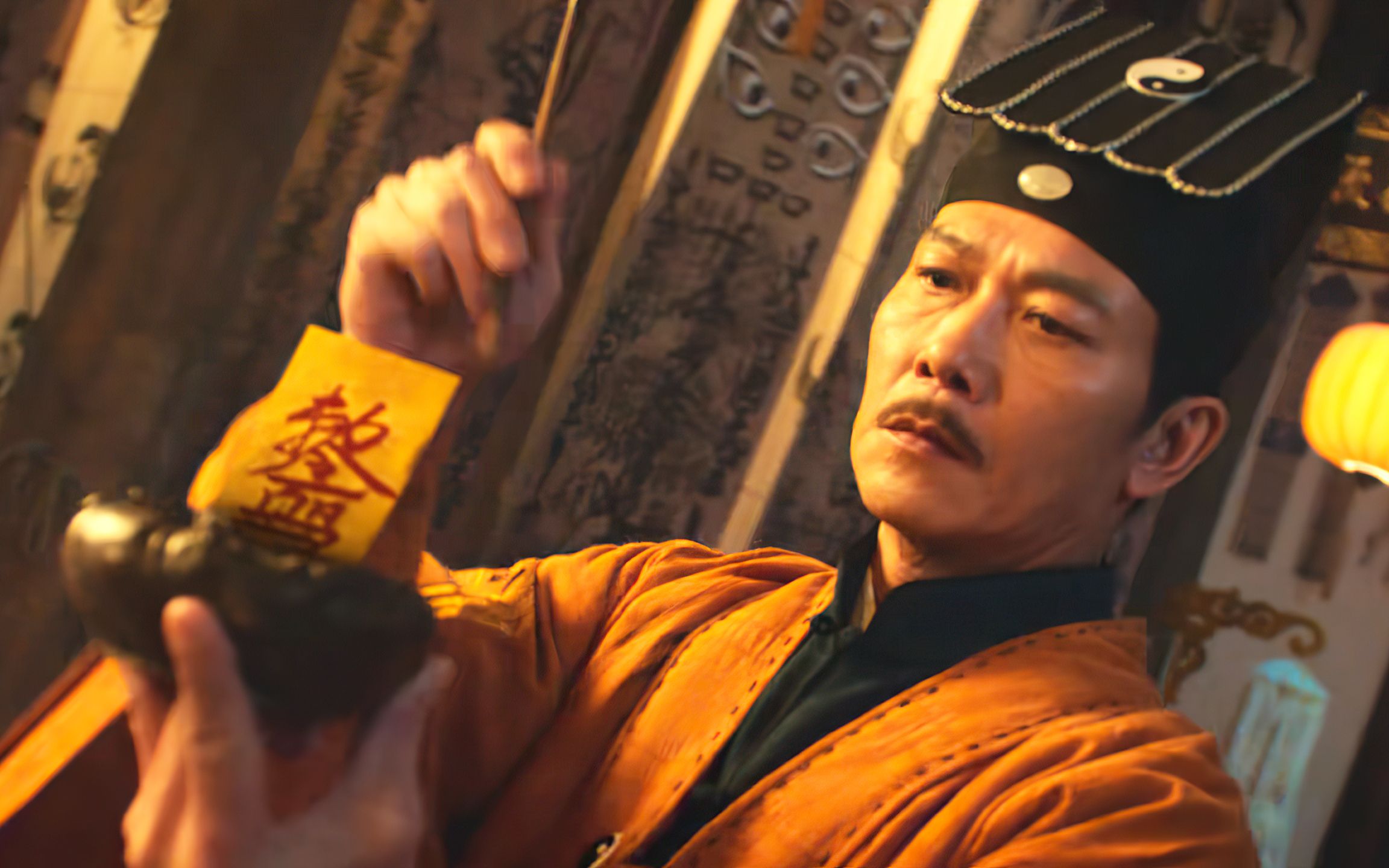 钱小豪新片,水中浮尸不能见明火,女人不知情烧起纸钱,结果闯下大祸-虎妞小叨叨-虎妞小叨叨-哔哩哔哩视频
