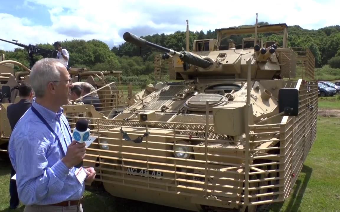 【2014军用车辆装备展】fv107"弯刀"mkⅡ装甲侦察车