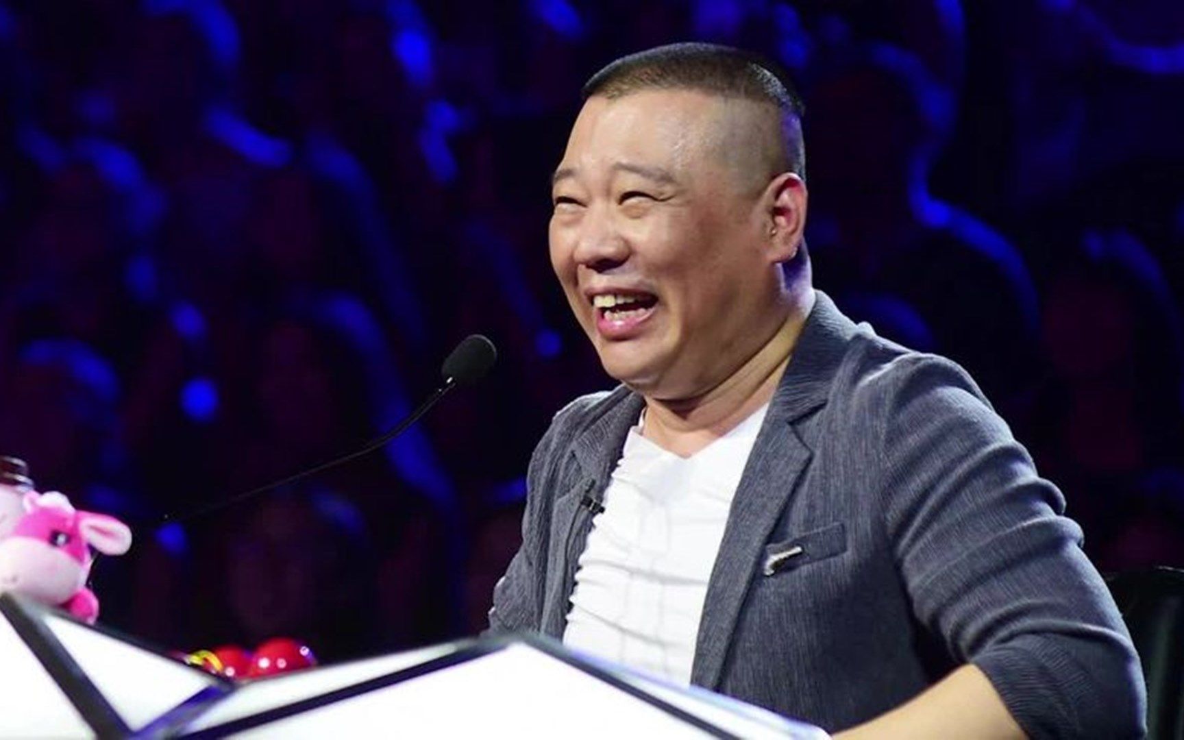 老外上节目说中国方言,粤语上海话切换自如,郭德纲笑的合不拢嘴_哔哩