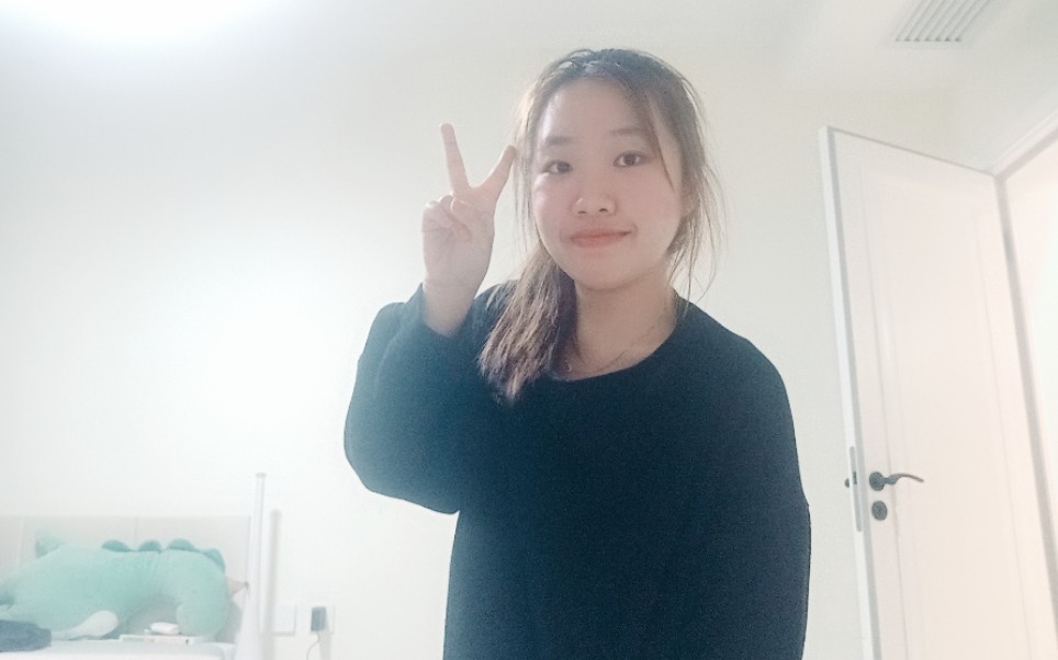 pe2017013709李夏辉体育与健康3动感健身操4疯狂的外星人