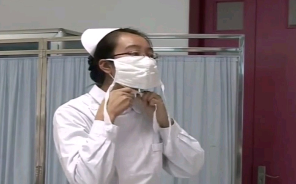 网友投稿1纱布口罩护士