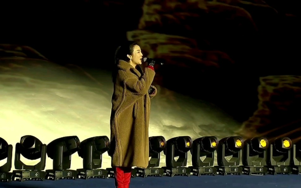 1.17榆林大漠冰雪节郭涛姐现场演唱两首经典曲目