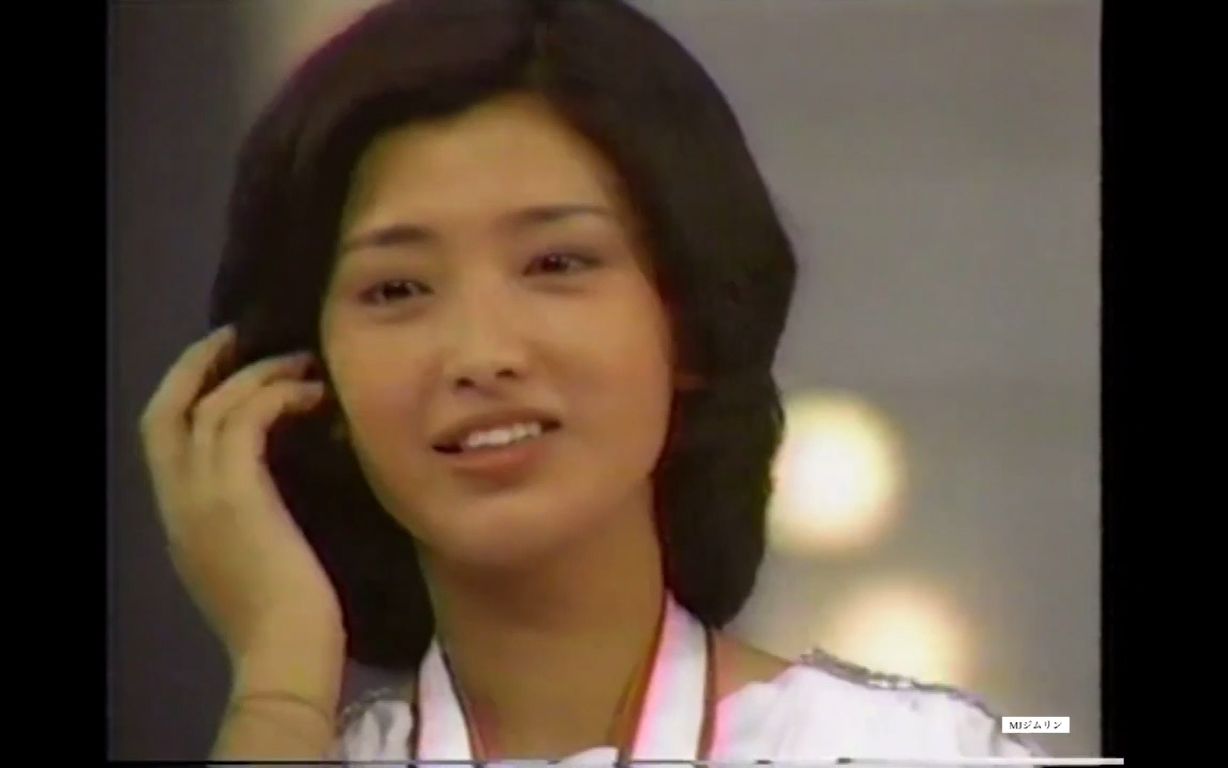 [图]【百惠母亲与妹妹现身】山口百恵 - 横須賀ストーリー 1976.11.16