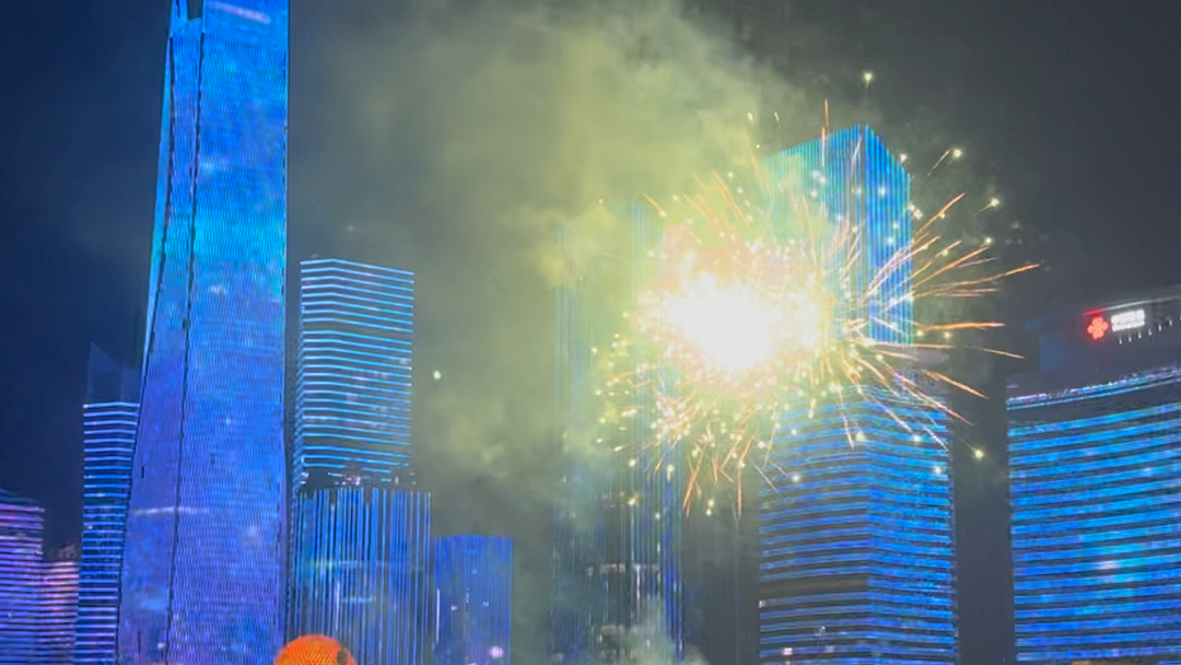 青岛五四广场跨年烟花