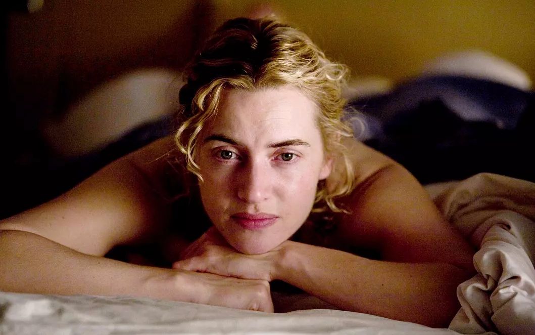 15岁少年恋上36岁女子,爱的深沉,最后却毁了女人一生