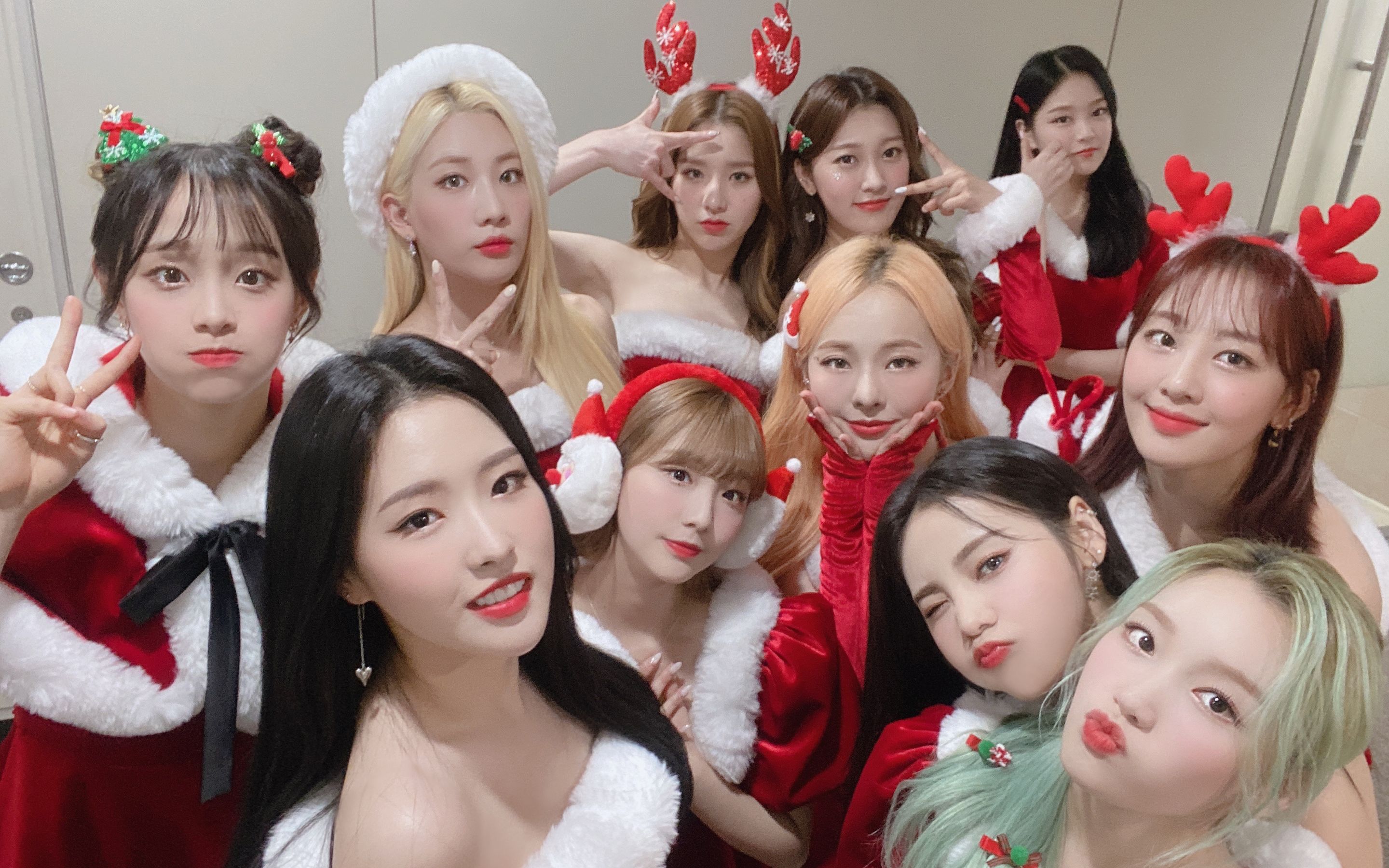 「本月少女」朗读英文童话祝你圣诞快乐!圣诞节的前夜!