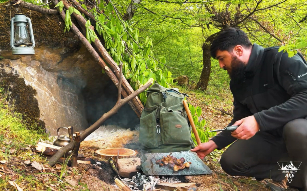 【Bushcraft】单人在天然岩壁下建造庇护所哔哩哔哩bilibili