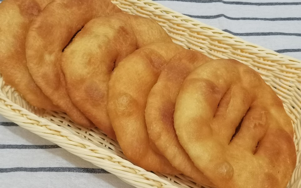 香酥油饼,这个方法和面,外酥里软凉了也不皮,不用泡打粉小苏打