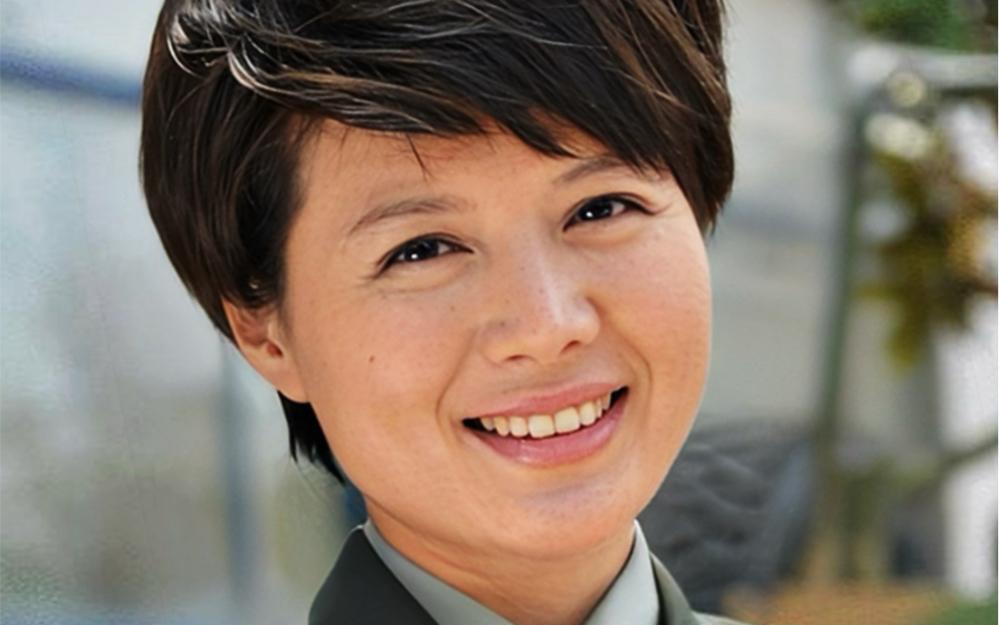 花二十几年捧红丈夫,最后替别人做了嫁衣#程愫#特工