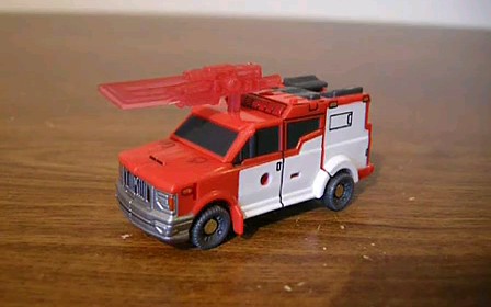 老萧介绍 变形金刚领袖之证传奇级救护车