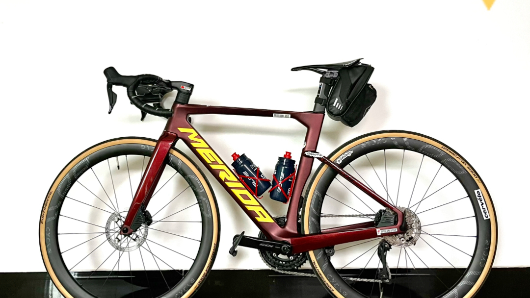 最近又提了两辆crash美利达瑞克多6000捷安特fathom 1