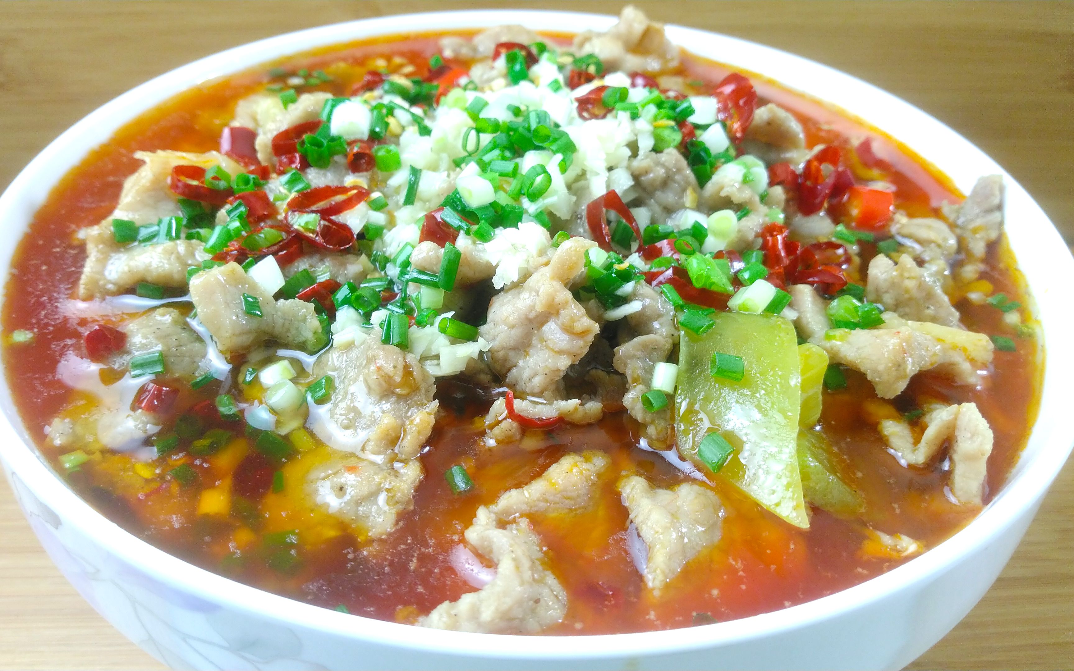 水煮肉片最好吃的做法,肉片滑嫩麻辣鲜香,太好吃了