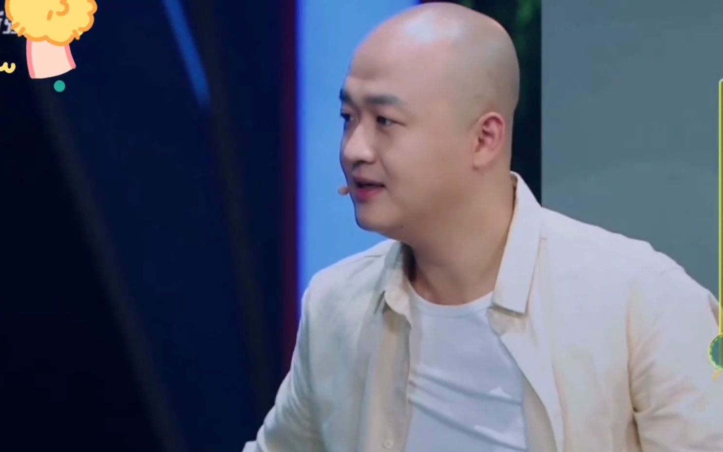 贾玲爆笑演绎情景喜剧版《将爱情进行到底》,光头的包包让人心疼