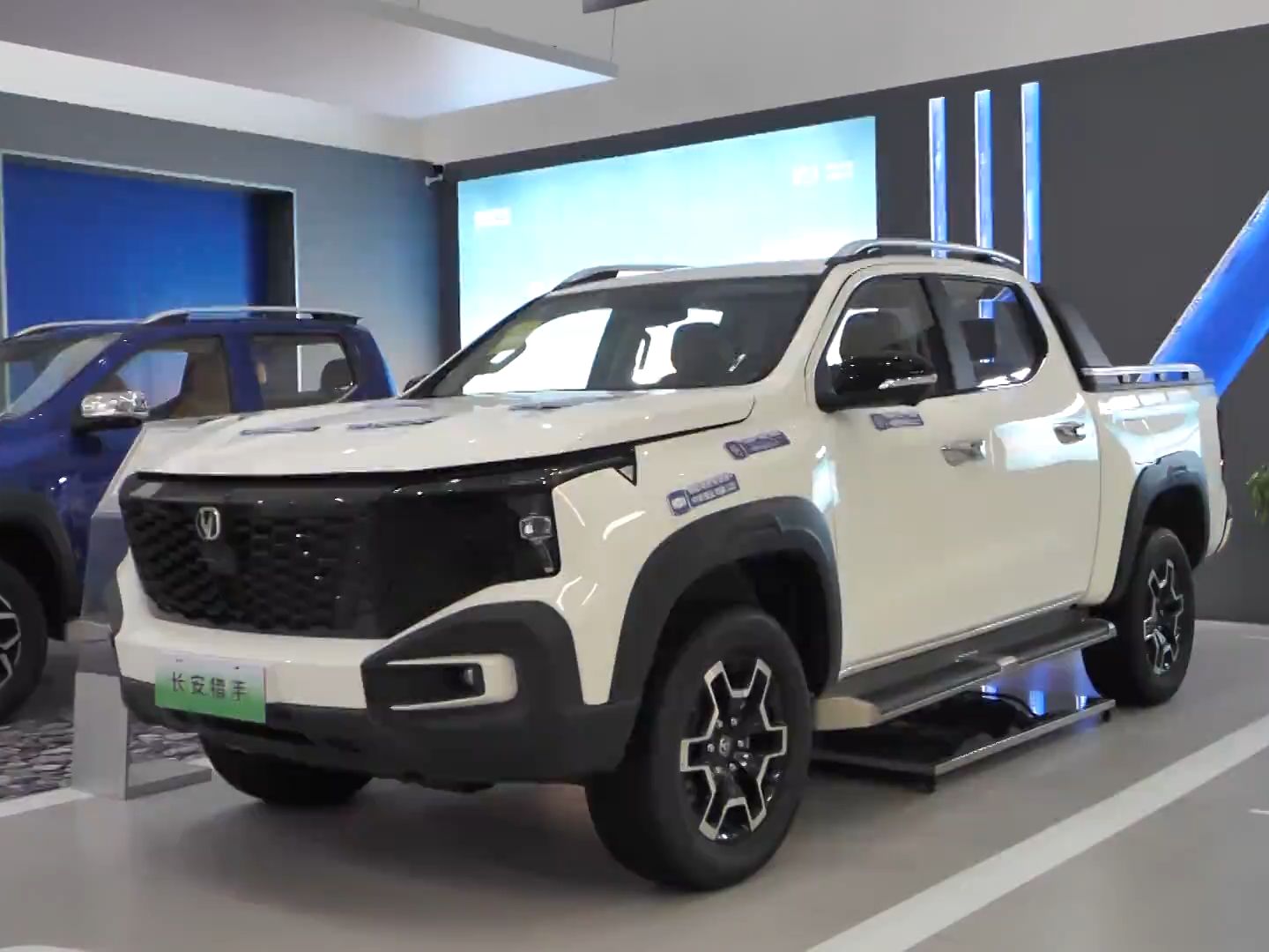 车闻天下丨探店实拍 皮卡新标杆——长安猎手