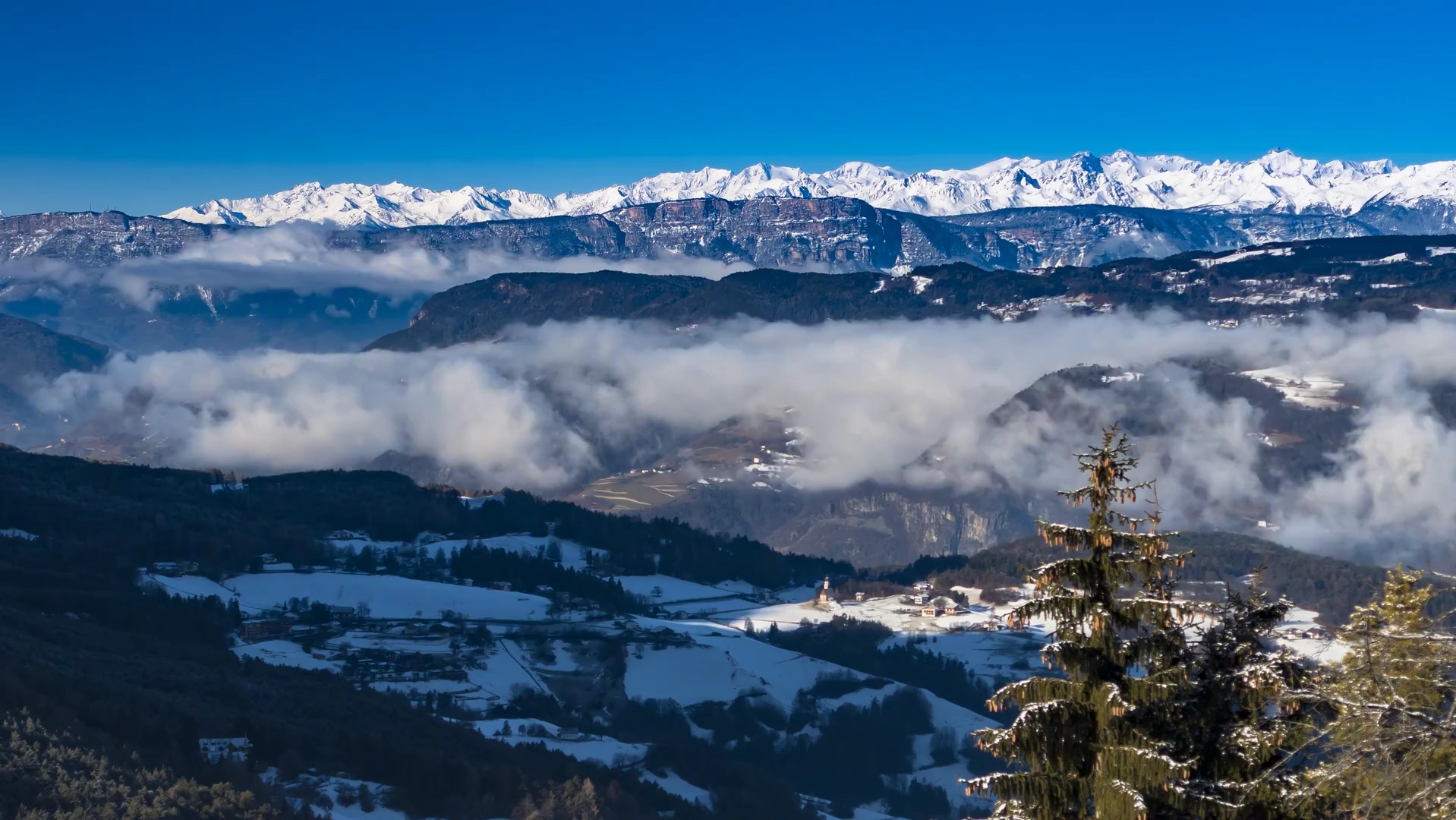 雪山云雾仙境之旅,探索自然奇观!