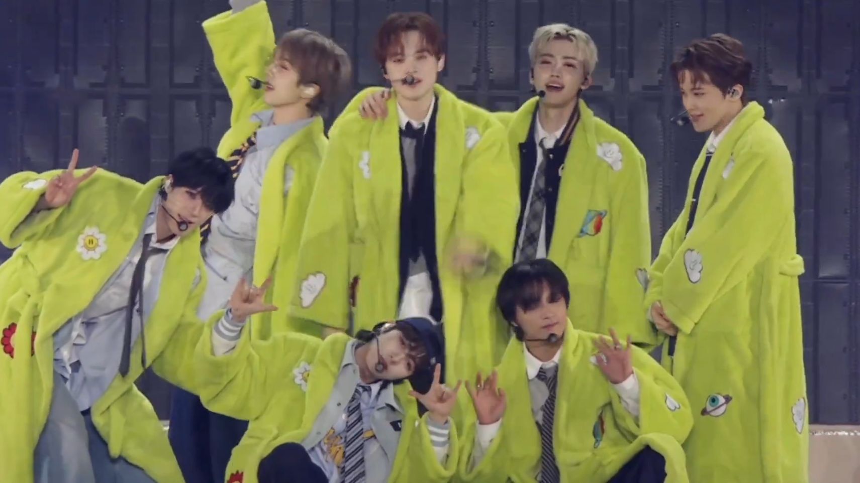 [图]NCT DREAM We Go Up+Best Friend Ever+ISTJ 家族演唱会舞台