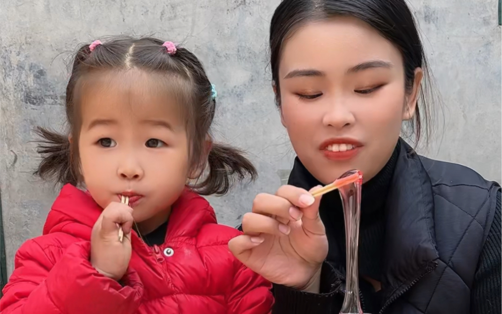 [图]亲子搞笑日常，原来是麦芽糖呀！