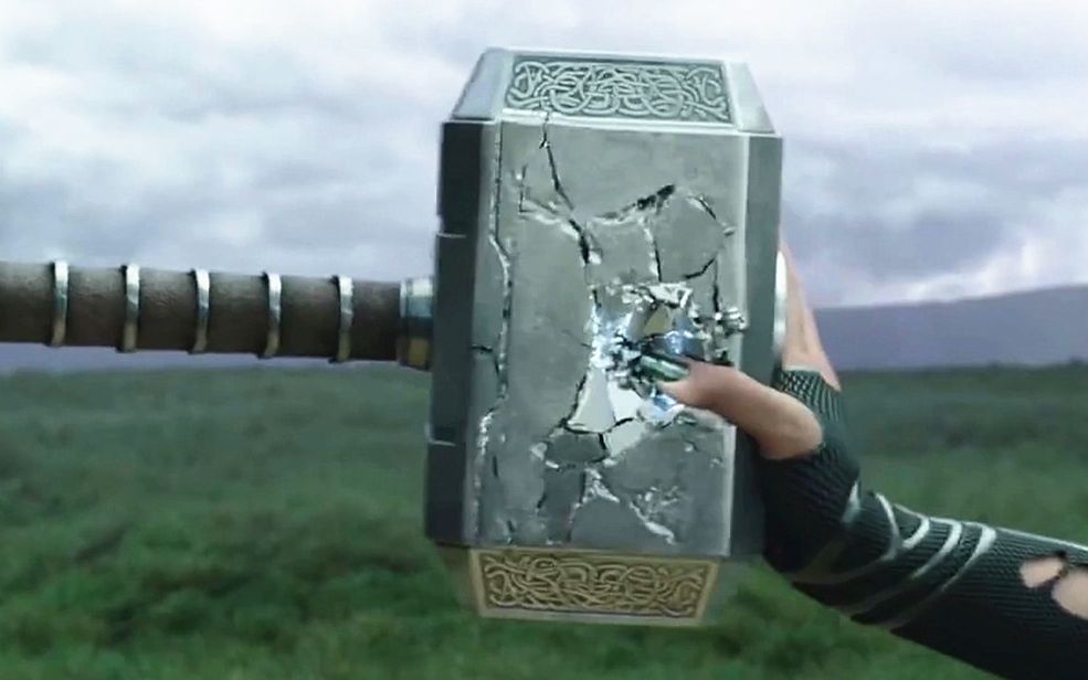 超级英雄电影中都谁可以拿得起雷神之锤