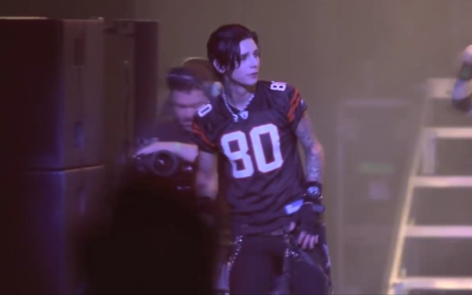 [图]Black Veil Brides - Rebel Yell (ALIVE AND BURNING)