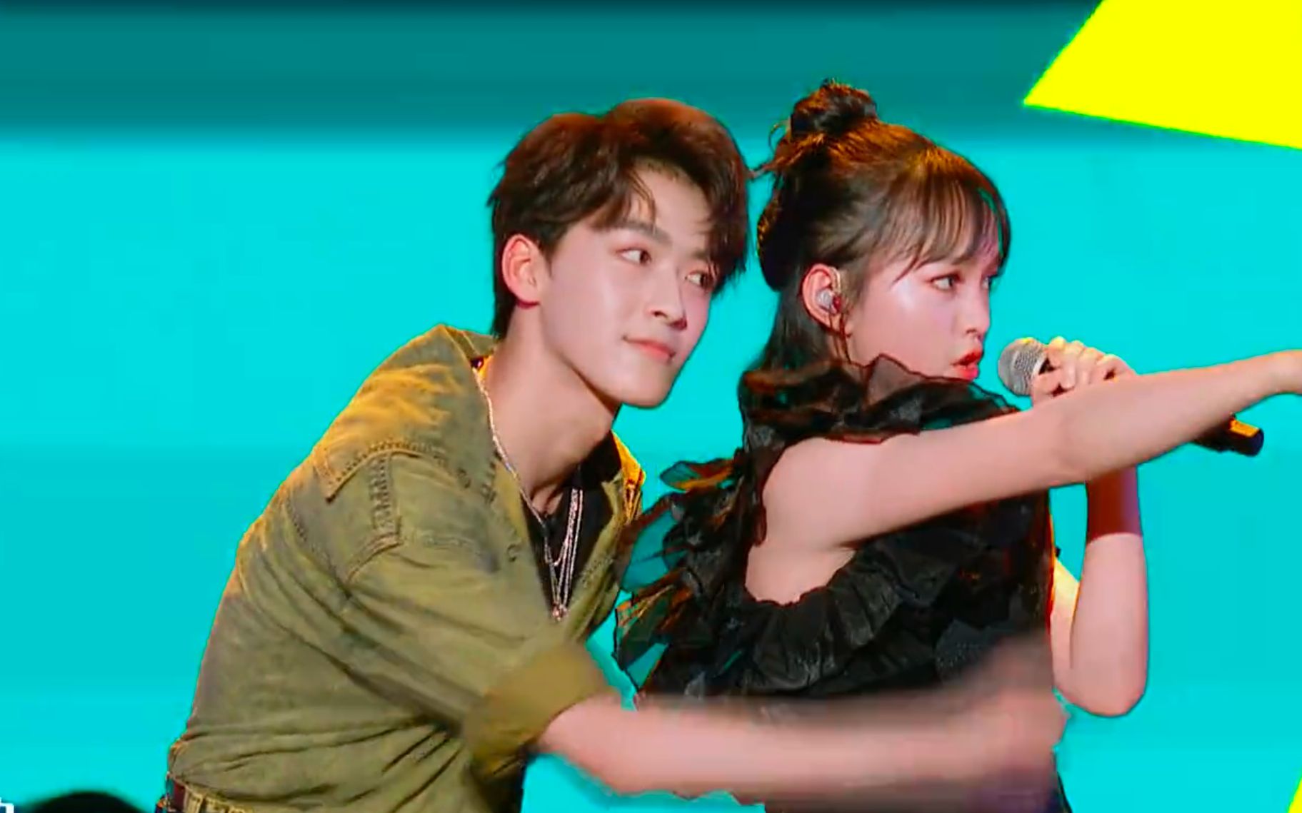 【明日之子3】兰西雅7015何洛洛合唱「劈你的雷正在路上」一个