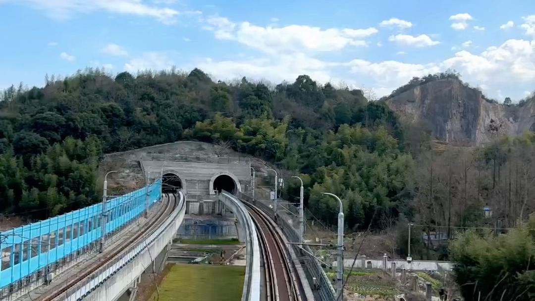 绍兴地铁一号线进出牛头山隧道哔哩哔哩bilibili