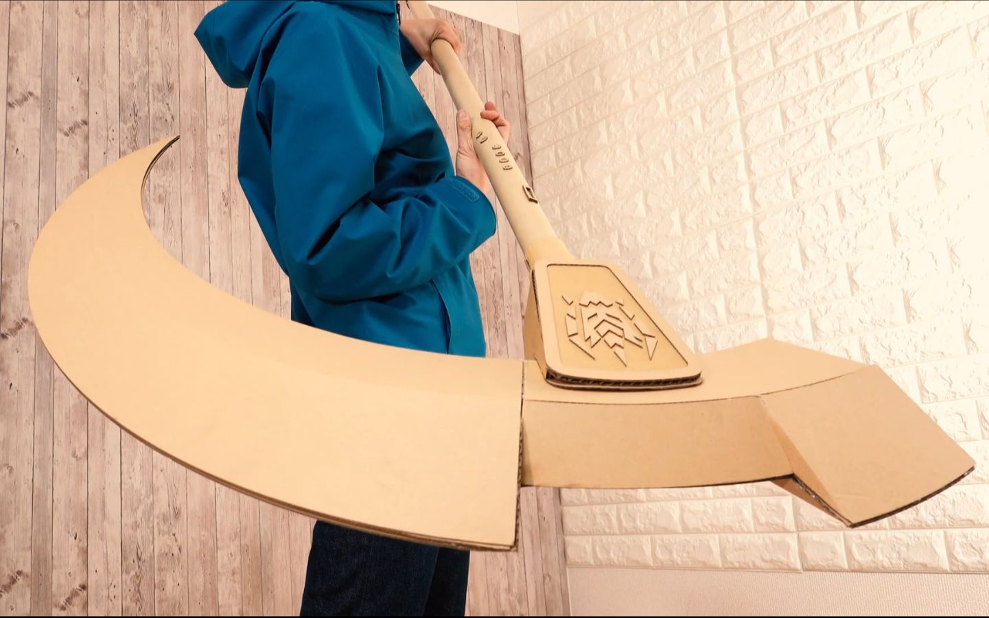 我用纸箱子在家制作武器