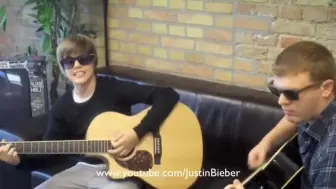 Download Video: Justin Bieber 贾斯汀比伯Favorite Girl不插电