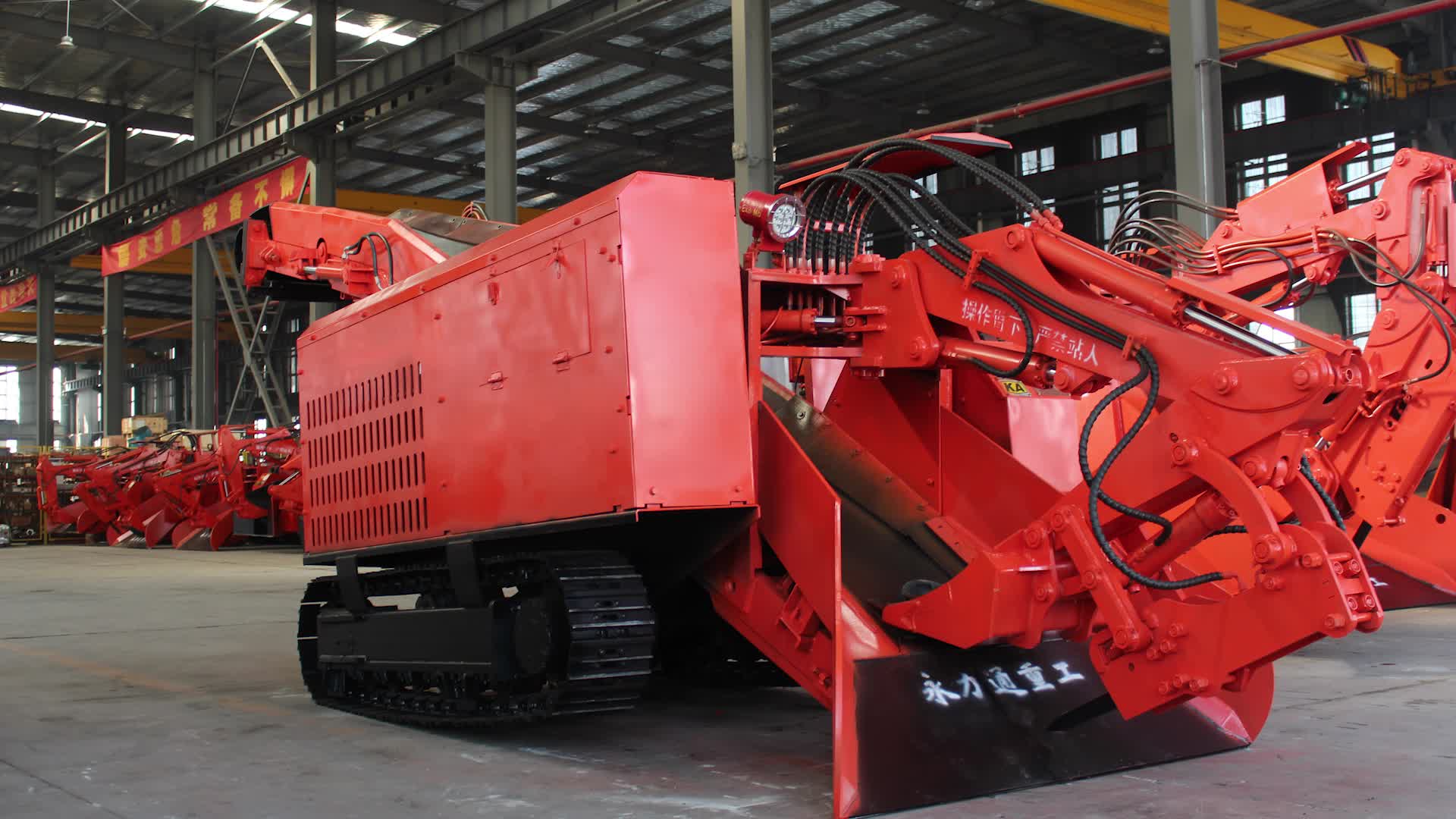 出渣又添利器,160大型履带式扒渣机