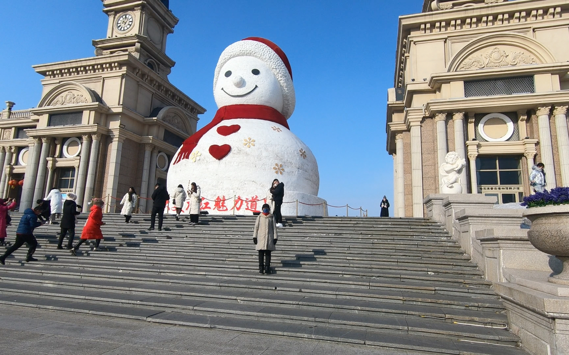 2023年1月31日冬天音乐公园的大雪人