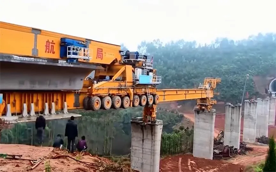 老外看中国,难怪中国建设得这么快,老外:这种造桥机太棒了!