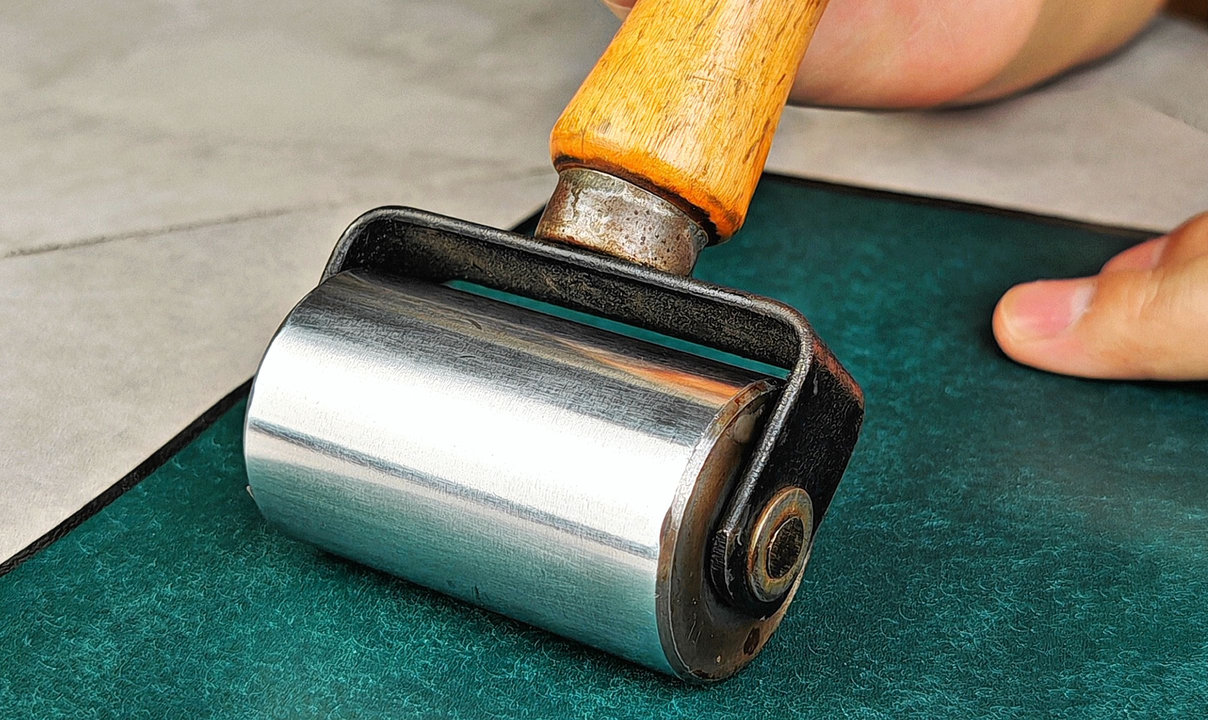 自给自足-做个护照夹-沉浸式手工皮具制作