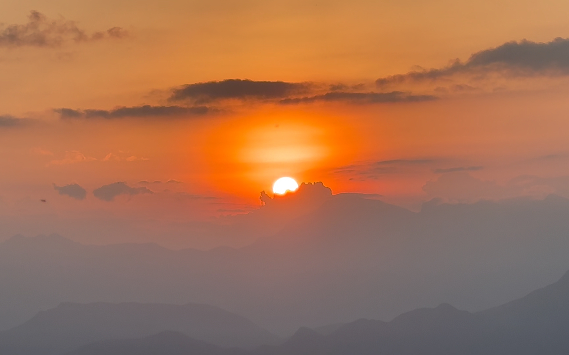是云南昭通大山包的落日