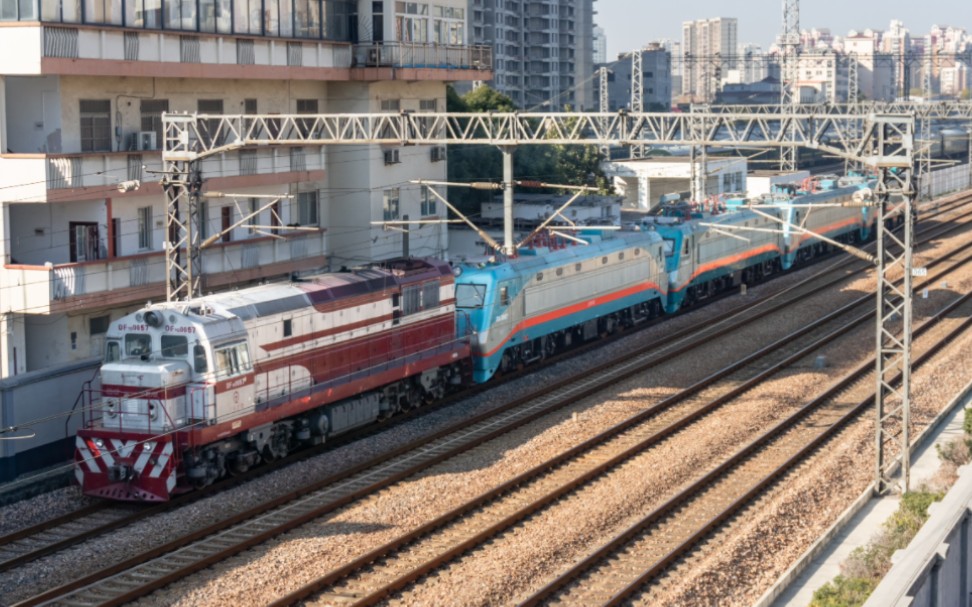 青蛙串串 52678次 回送上局沪段ss9电力机车4台 上海站接近